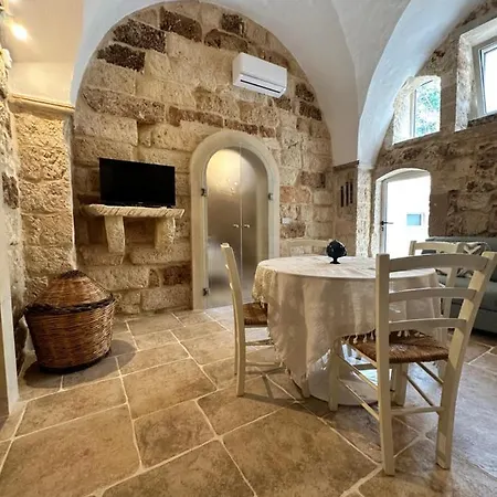 Petra Oikia Corigliano d'Otranto